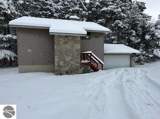 3802 Pinedale Dr, Harrietta, MI 49638