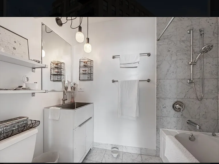 1791 W Howard St #405 — Photo 9