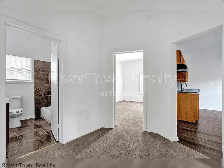 439 Simpson Ave — Photo 7