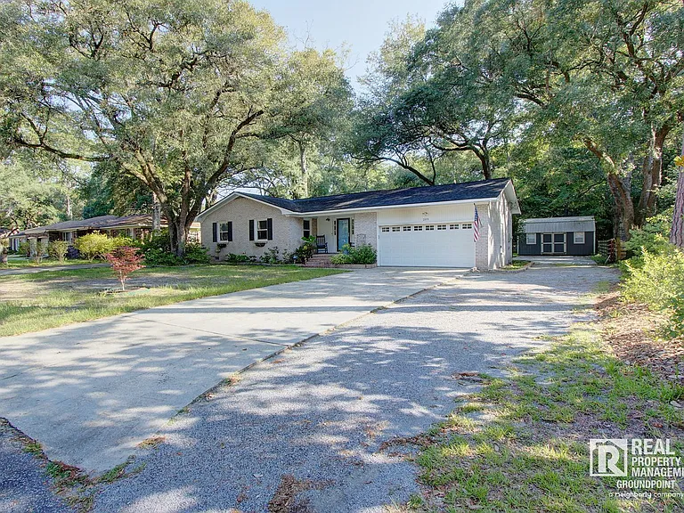 209 Chucker Dr — Photo 3