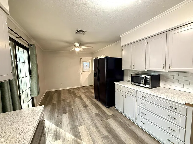 2843 Kaylin Dr — Photo 3