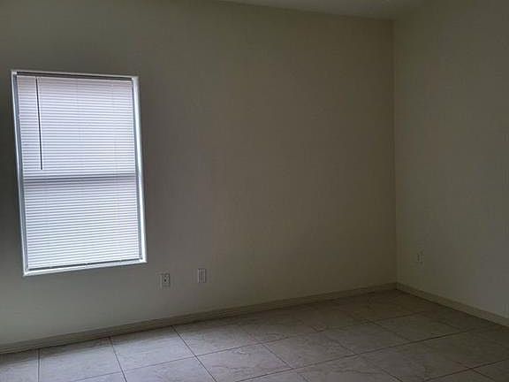 4th image of 403 Lotto Ln APT D