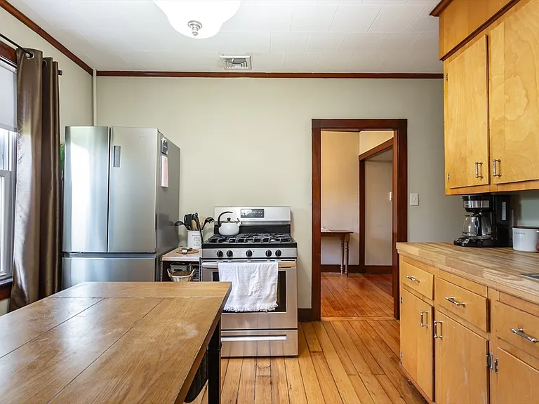 256 Maple St #3 — Photo 10