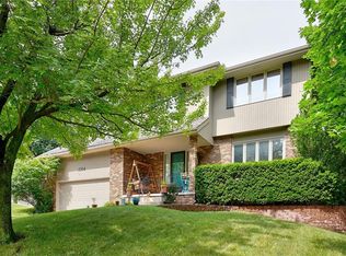 1354 NW 105th St, Clive, IA 50325