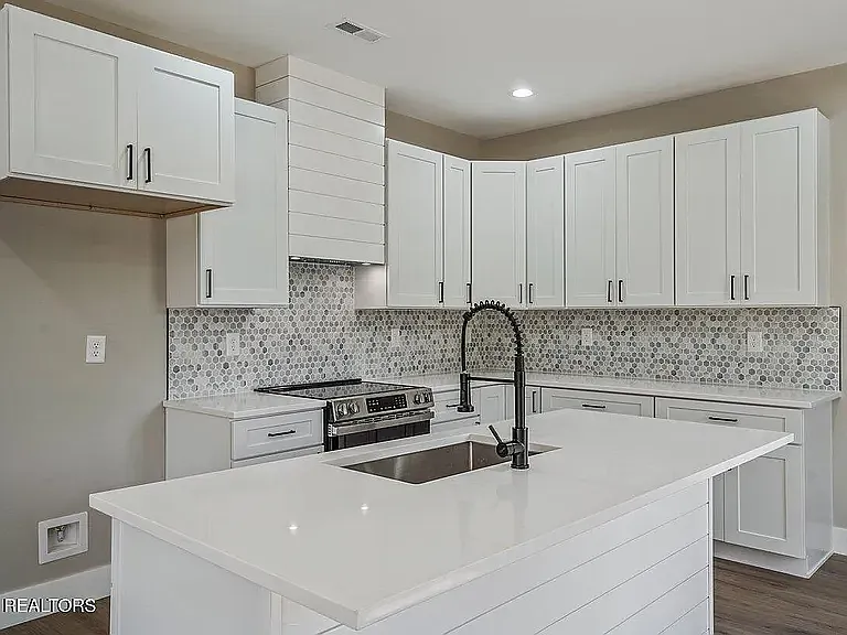 3353 Lay Ave SE — Photo 6
