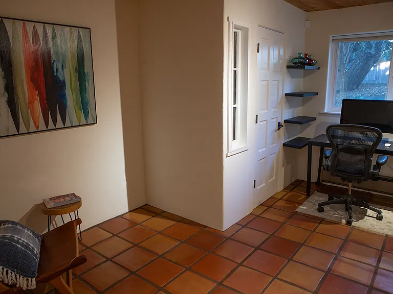 Atherton Dr — Photo 23
