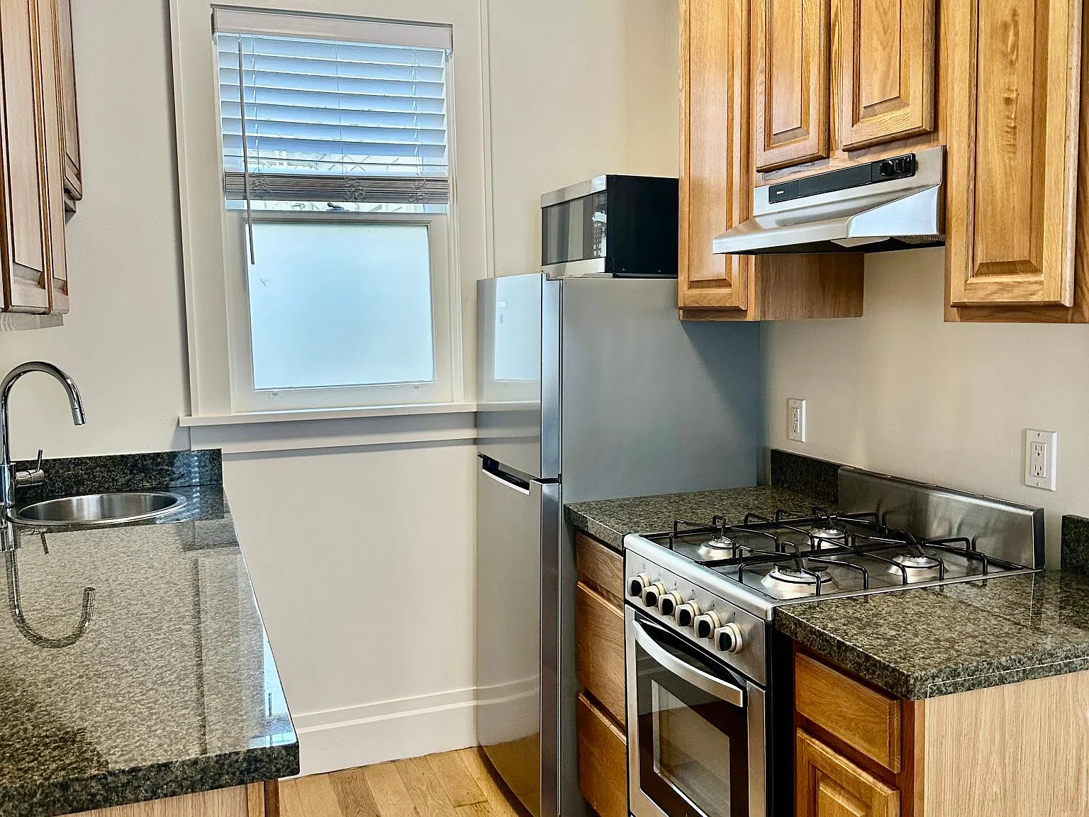 1 bed, 500 sqft, $3,400 — Photo 3