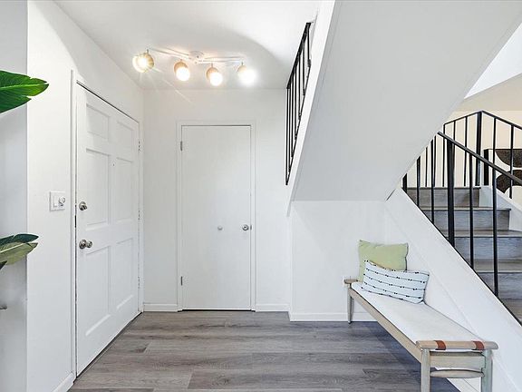 4th image of 2175 Meadowgate Way
