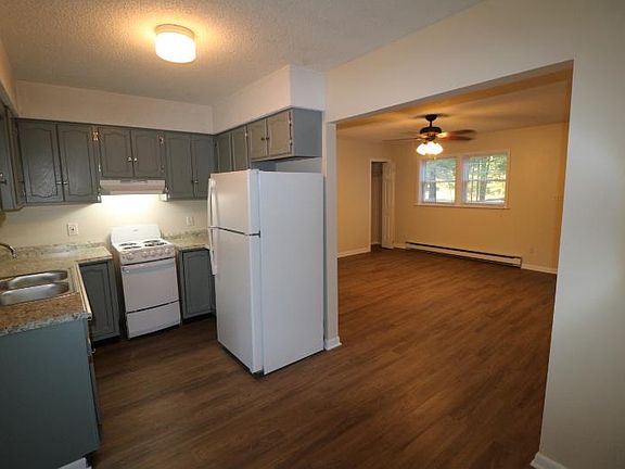 2nd image of 2 Waldron Ln
