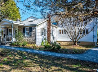 16 Sky Top Rd, Long Valley, NJ 07853