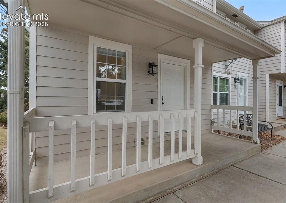 1st image of 532 Shady Crest Cir