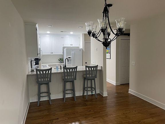 5th image of 1073B Clubhouse Ln