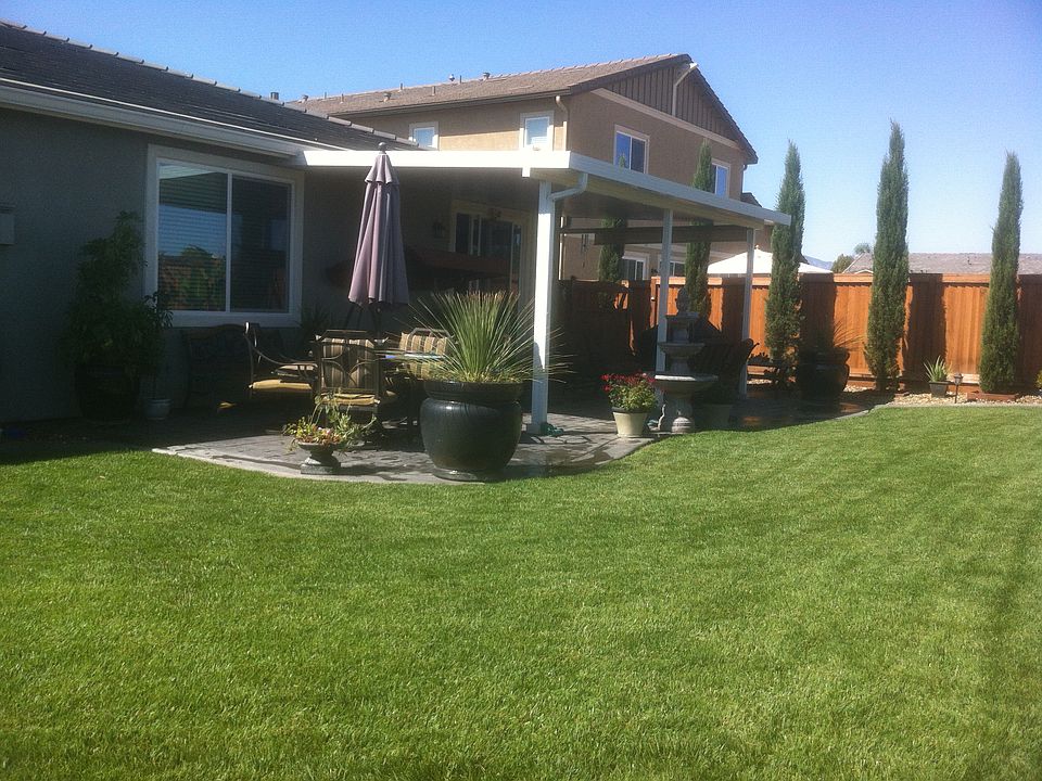 2nd image of 449 Effie Ct