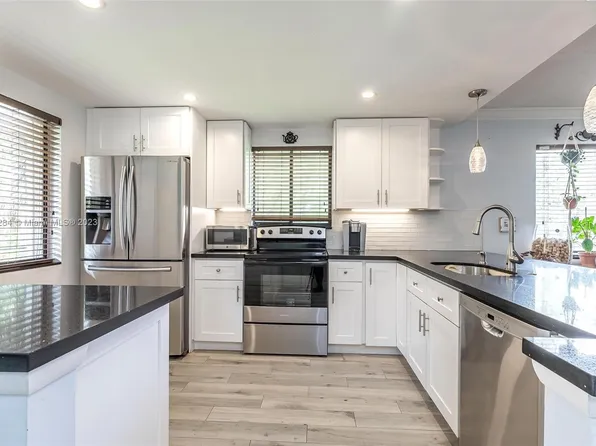 431 Lakeview Dr APT 201, Fort Lauderdale, FL 33326