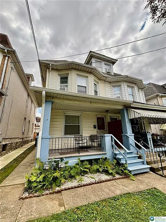2 bed, 1.5 bath, 640 sqft, $1,600 — Photo 1