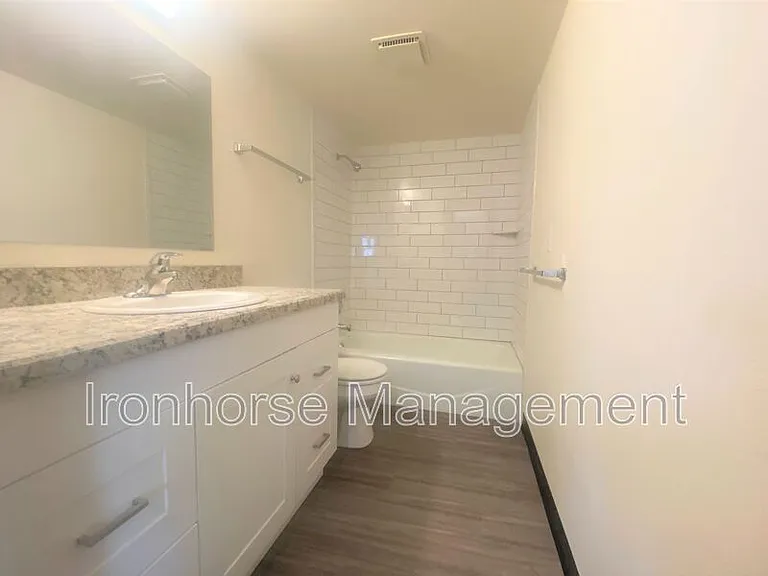 801 W Villard St #29 — Photo 14