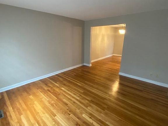 3rd image of 1521 N Plum St #1521C