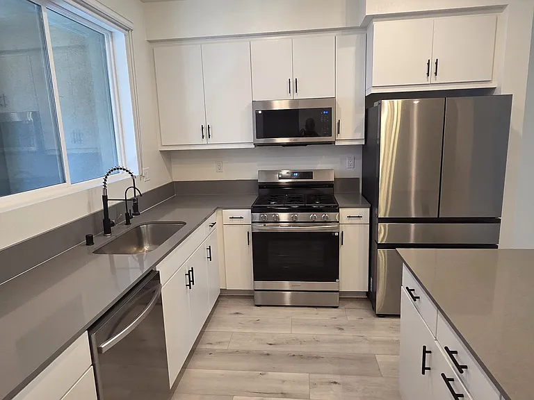 5280 Beachfront Cv #240 — Photo 5