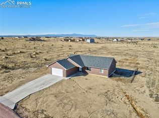 1915 E Frying Pan Dr, Pueblo West, CO 81007
