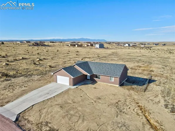 1915 E Frying Pan Dr, Pueblo West, CO 81007