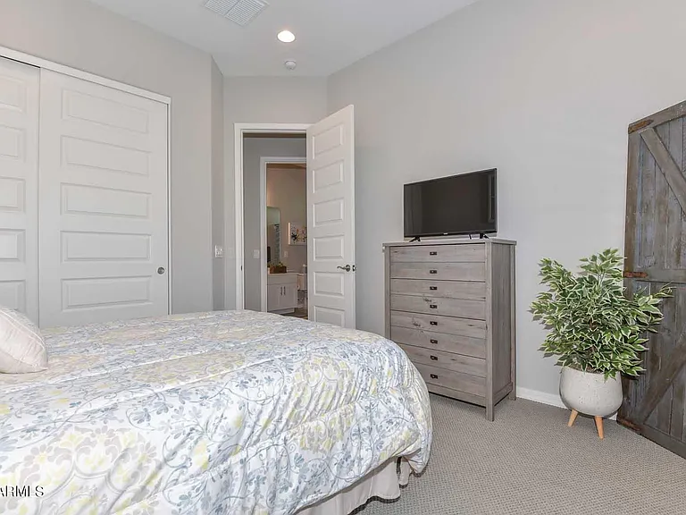 9661 W Patrick Ln — Photo 33
