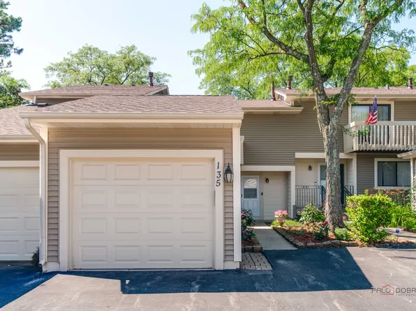 135 Brandywine Ct, Vernon Hills, IL 60061