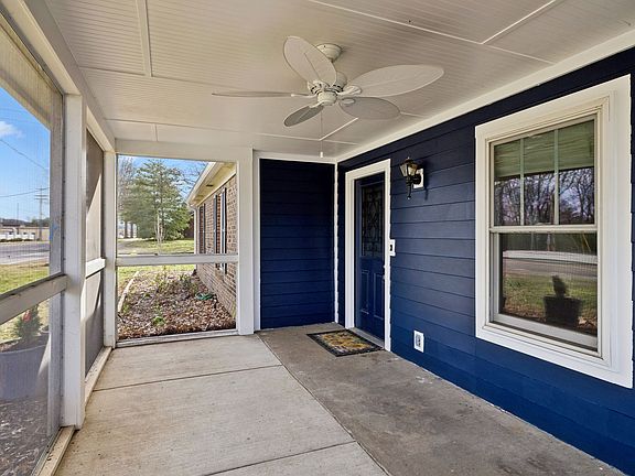 2nd image of 800 Del Rio Pike