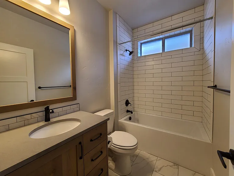 409 S Hamlin Ln — Photo 19