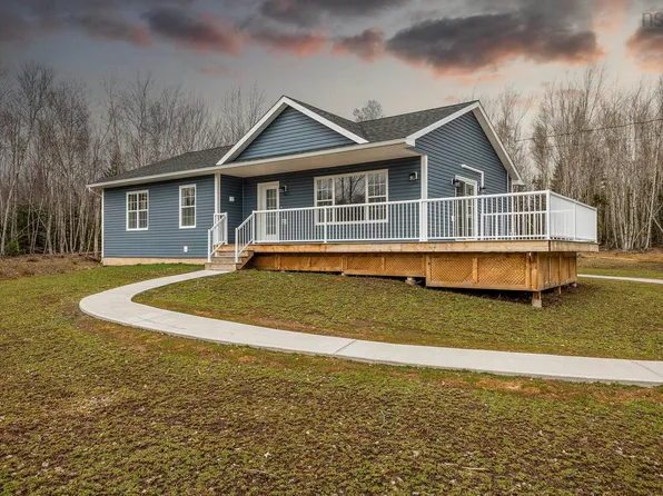 134 Waterview Dr, Pictou, NS B0K 1H0