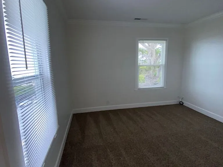 585 Laine St — Photo 13
