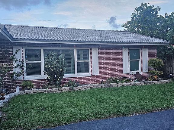 2nd image of 4105 NW 78th Way