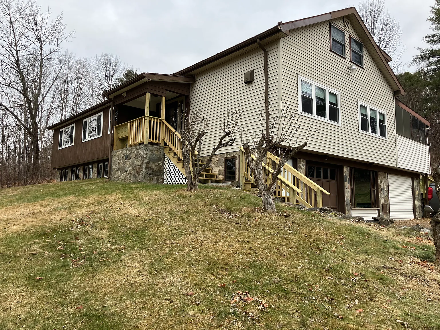 3 bed, 1200 sqft, $2,000 — Photo 1
