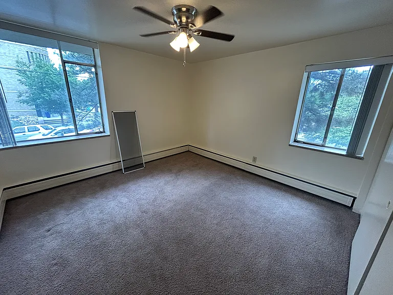 Executive House — Photo 26