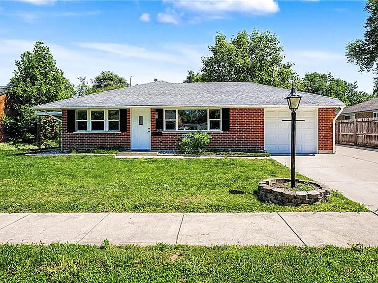 2621 Nyack Ln — Photo 1