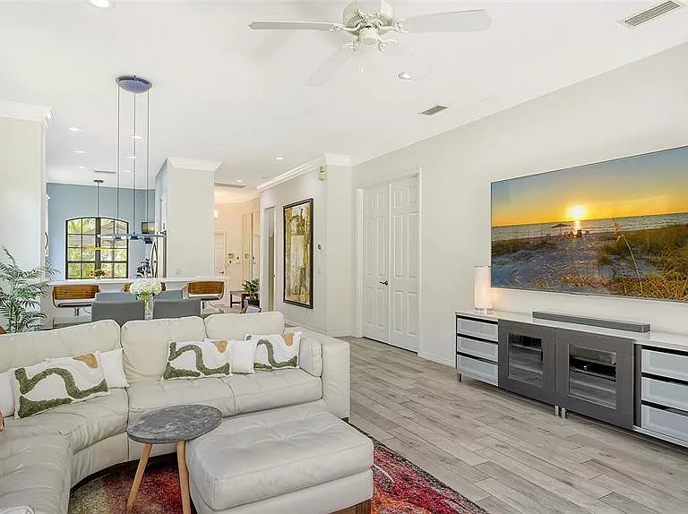 7223 Presidio Gln — Photo 10