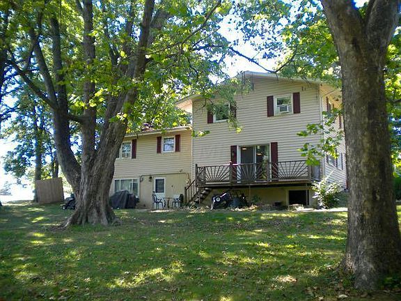 3rd image of 2060 Pleasantview Dr NE