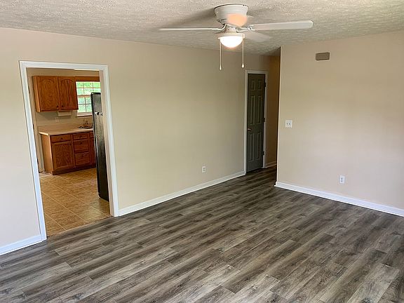 3rd image of 51 Woodchuck Dr