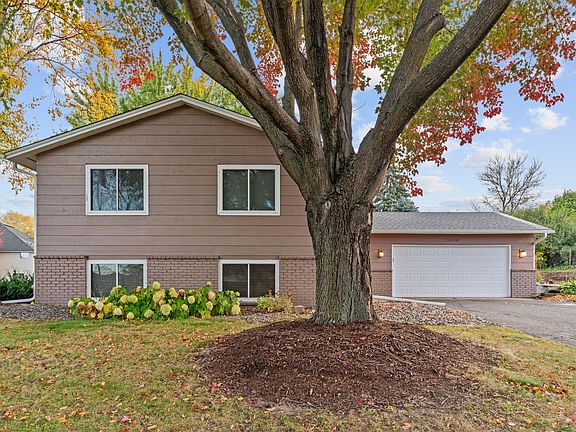 3rd image of 16988 Weaver Lake Dr N