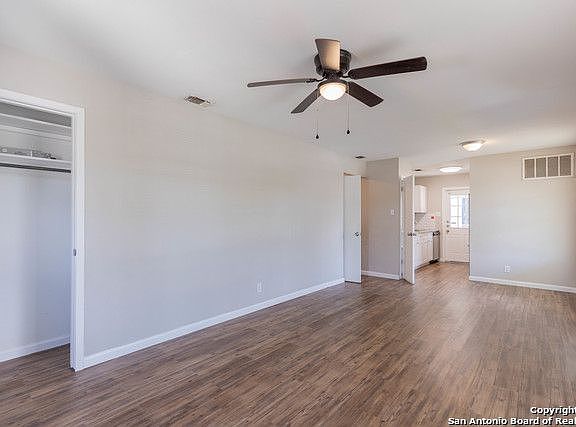 5th image of 6410 Brownleaf St