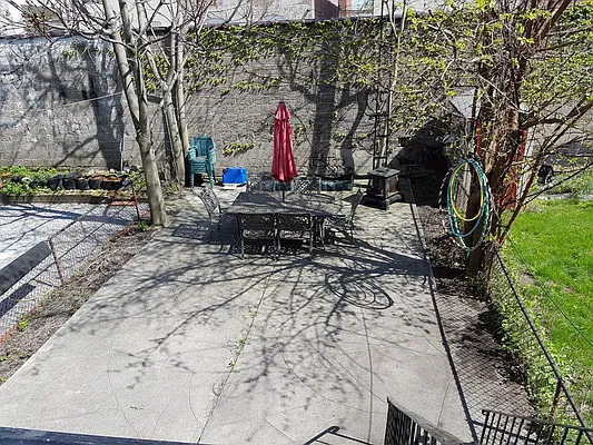 Rented by Aamen Realty | media 4