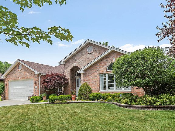 3rd image of 1103 Berkley Ln