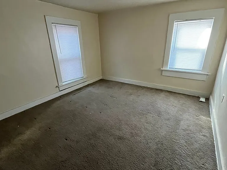 918 Myrtle St — Photo 3