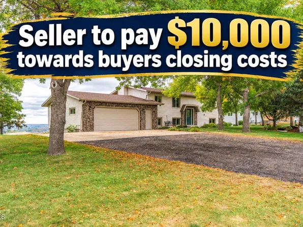 4104 Old Red Trl NW, Mandan, ND 58554