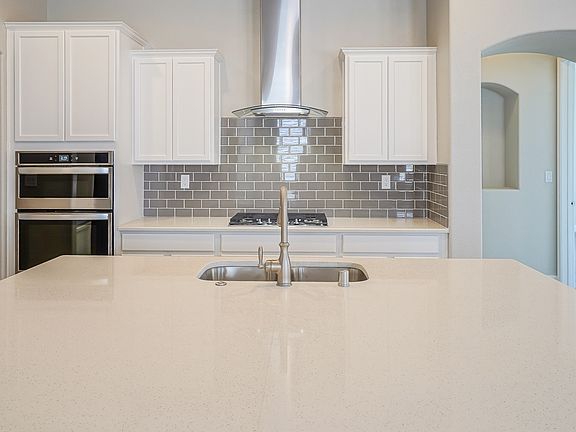 Kitchen- Victoria Mariposa