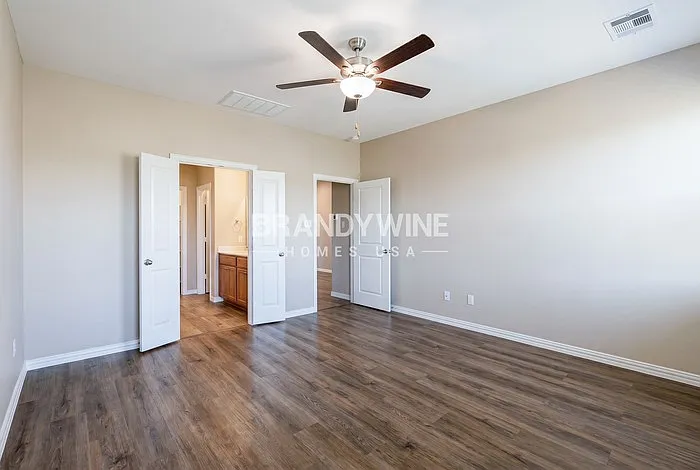 341 Wentworth Dr — Photo 11