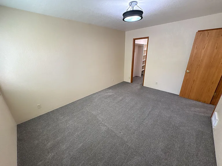 5440-5442 N Hills Dr #5444 — Photo 17