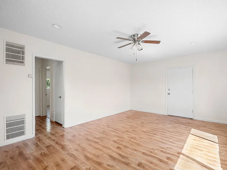 6915 Coldwater Canyon Ave #8 — Photo 7