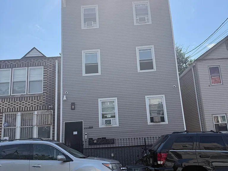 494 S 18th St #3 — Photo 34