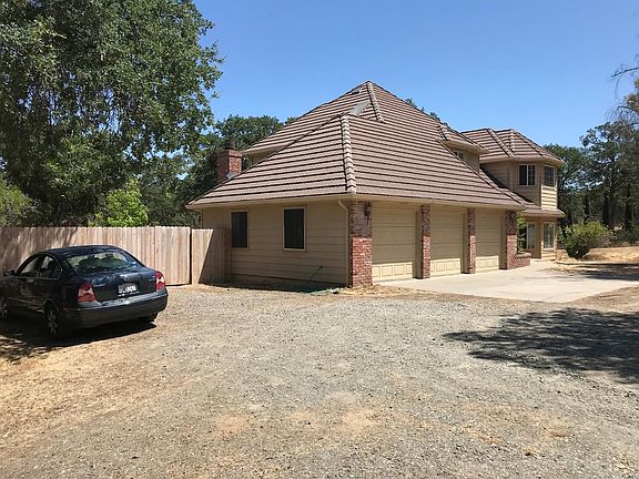 3rd image of 4126 Hillvale Dr