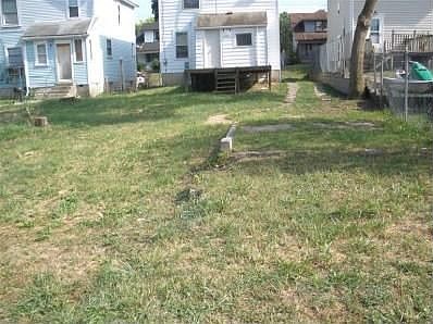 2nd image of 123 E Parkwood Dr